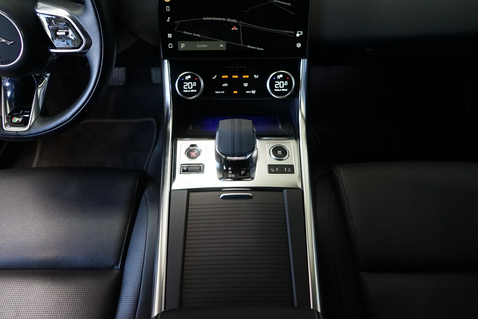 Jaguar XF Sportbrake D200 R-Dynamic Kamera+SHZ+Leder