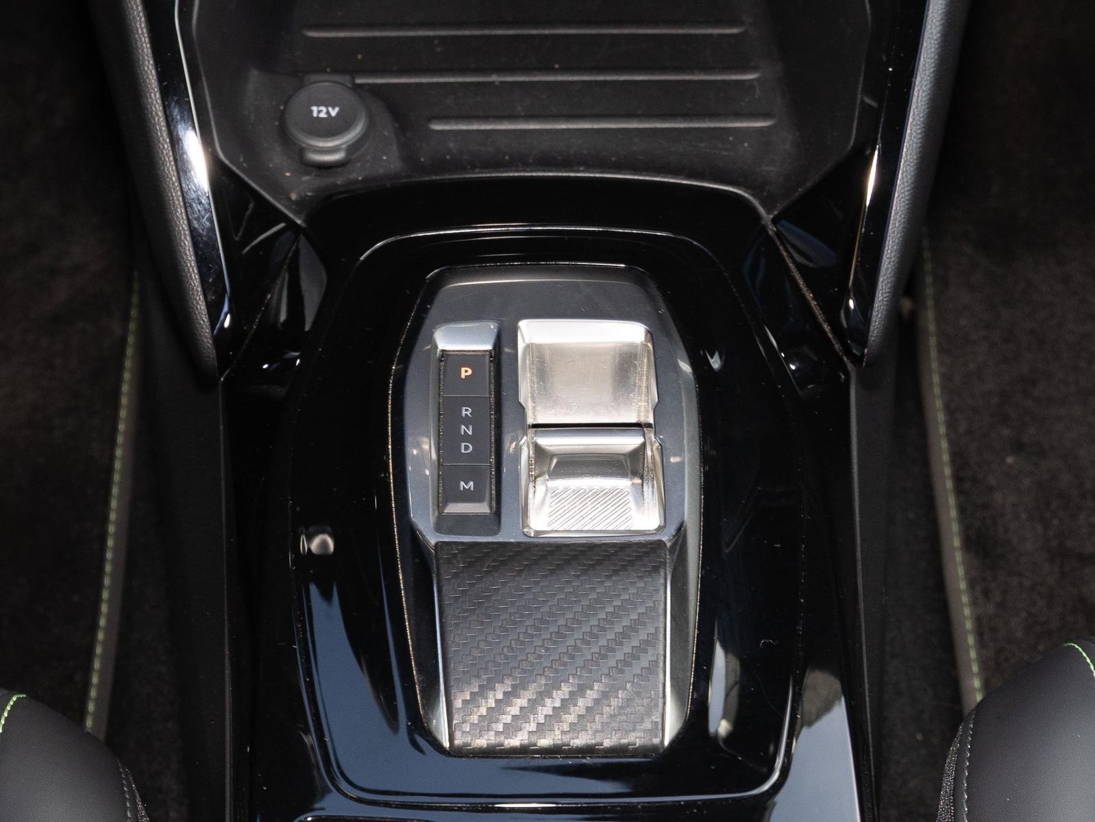 Peugeot 2008 PureTech GT +RFK+ALLW+Full-LED+KLI+IDL+PDC+