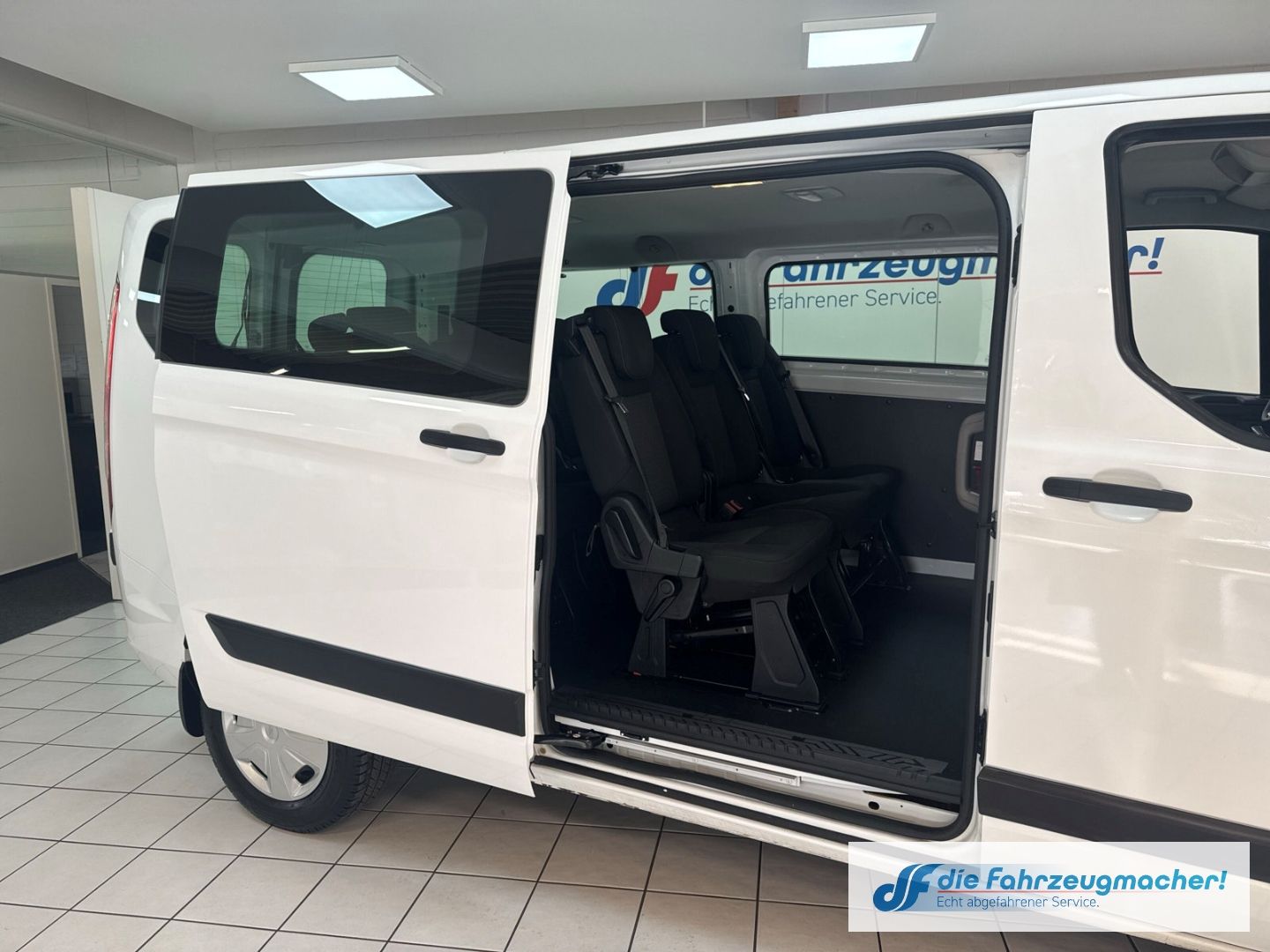Fahrzeugabbildung Ford Transit Custom 320 L2 Trend 2.0 TDCi Dyn. Kurven