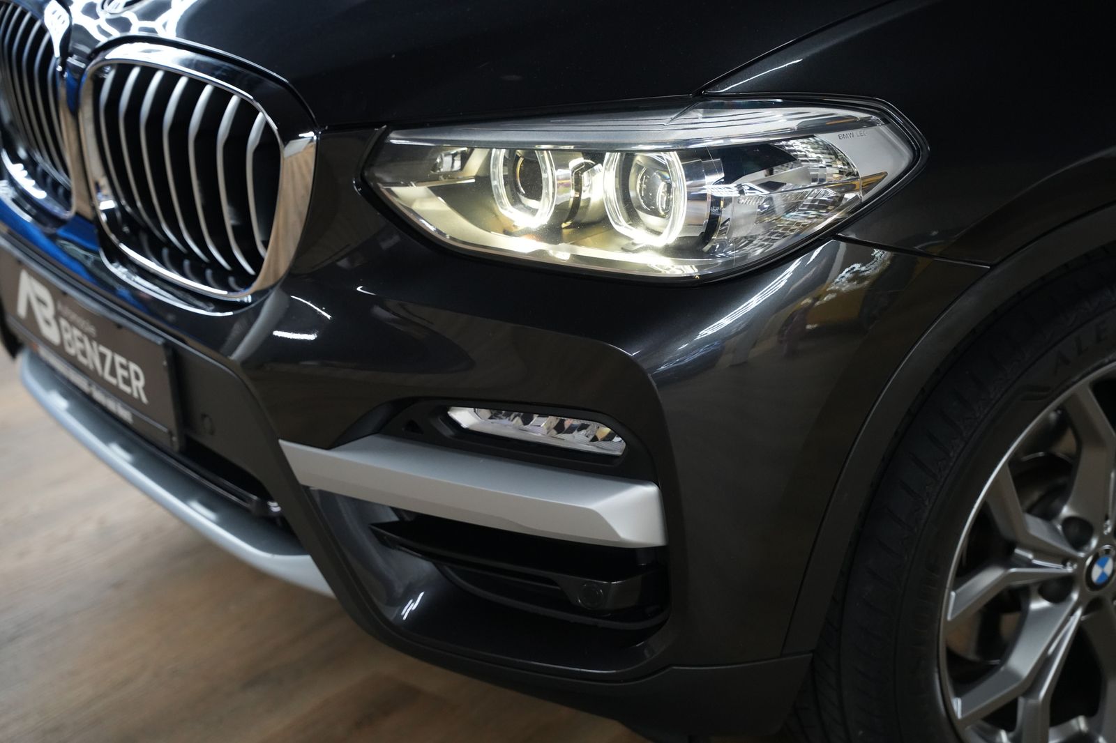 Fahrzeugabbildung BMW X3 xDrive 20 d xLine *Shadow-Line*LED*Leder*SHZ
