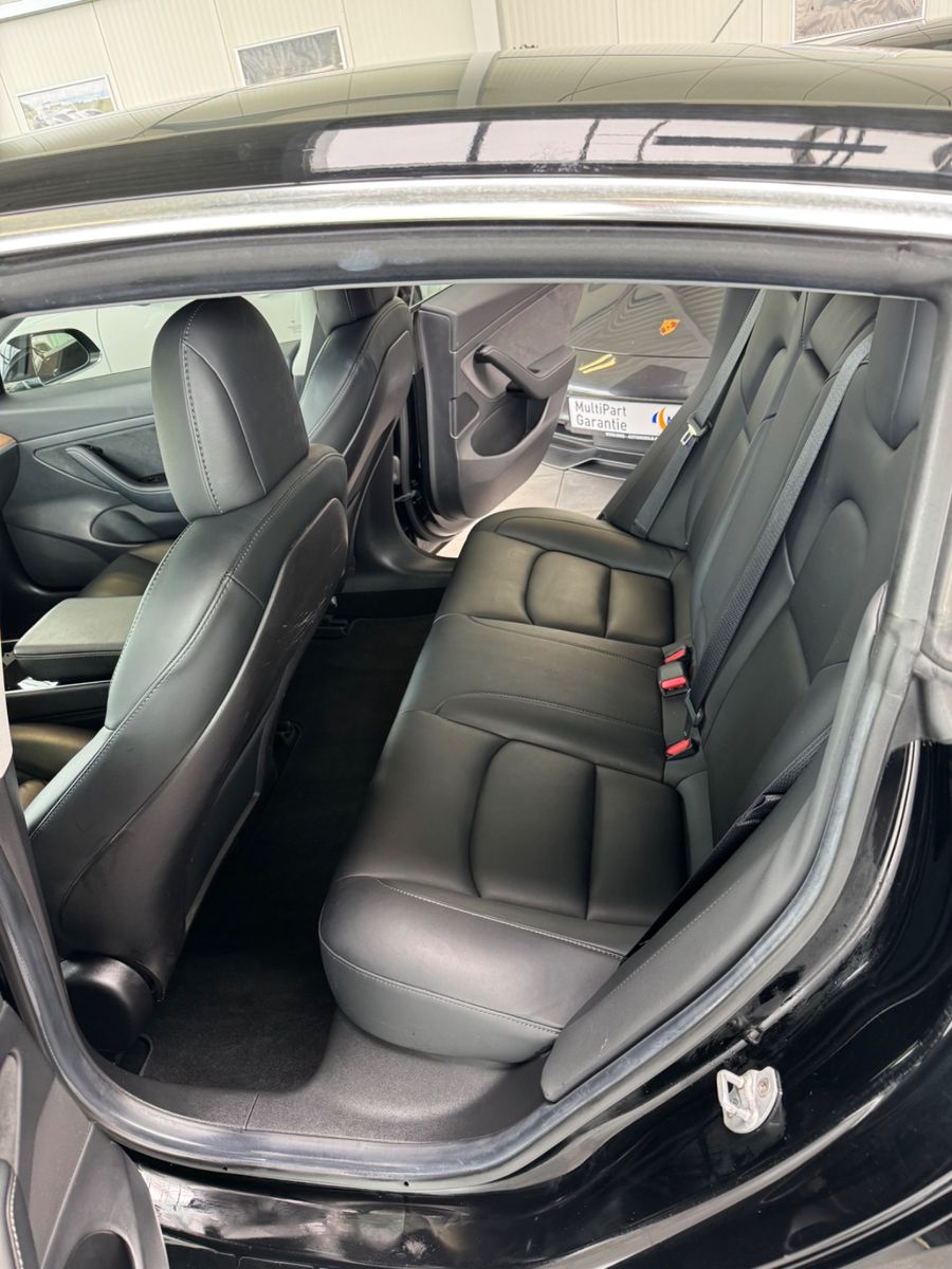 Fahrzeugabbildung Tesla Model 3 Standard Range Plus RWD