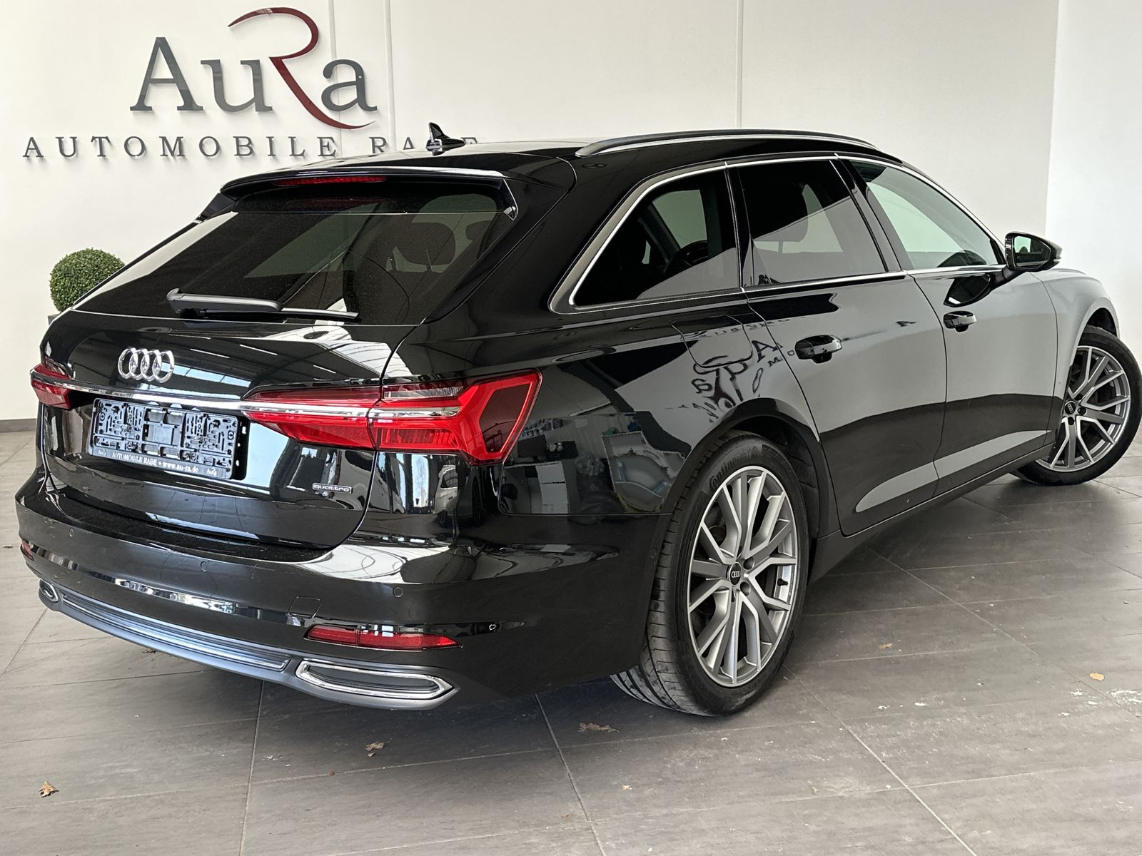 Fahrzeugabbildung Audi A6 Avant 55 TFSI Quattro Sport NAV+LED+AHK+PANO