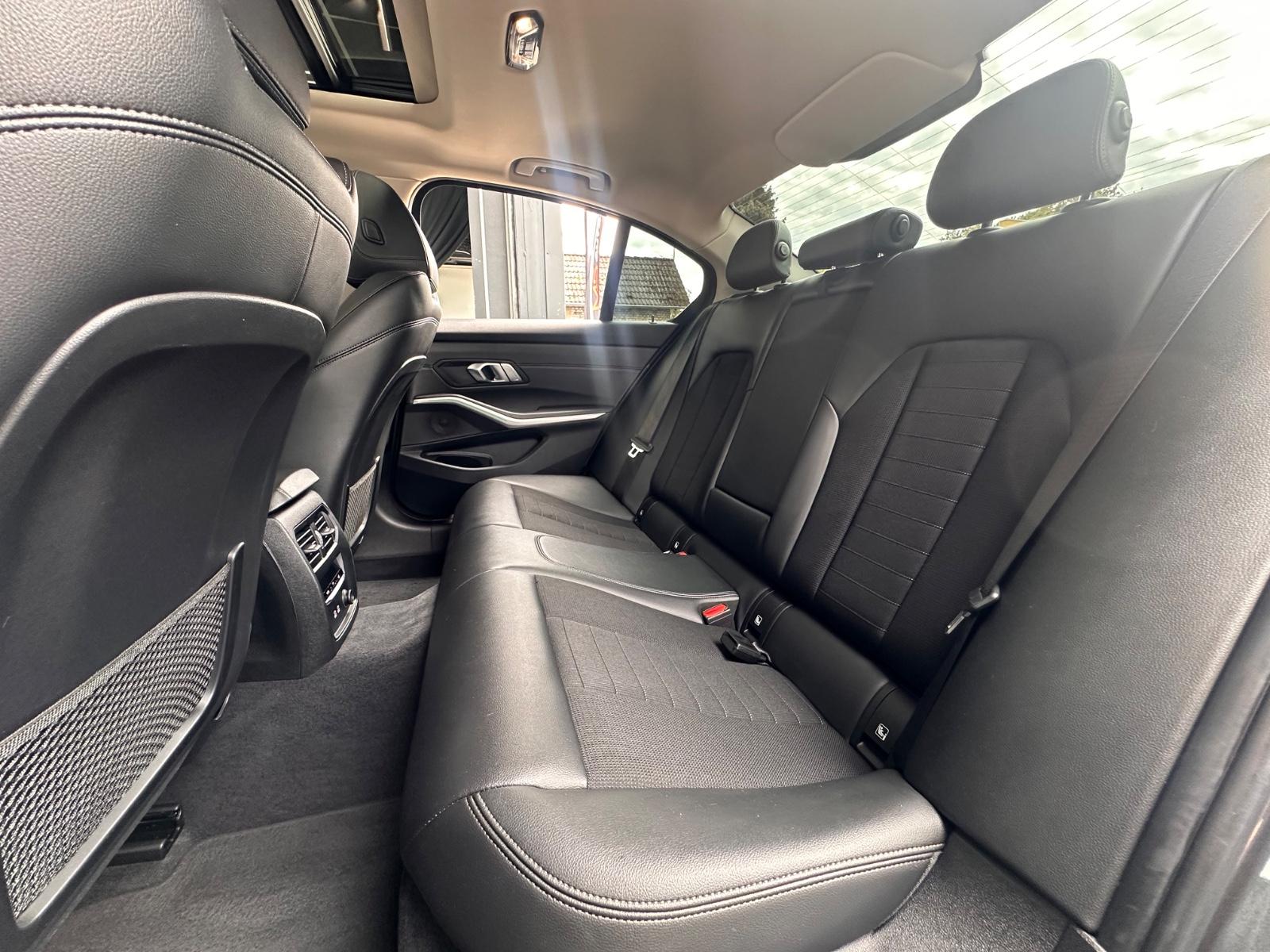 BMW 320i Limousine Advantage