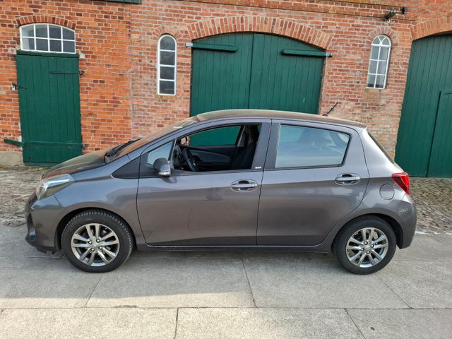 Toyota Yaris Edition-S erst 50tkm Streifschaden