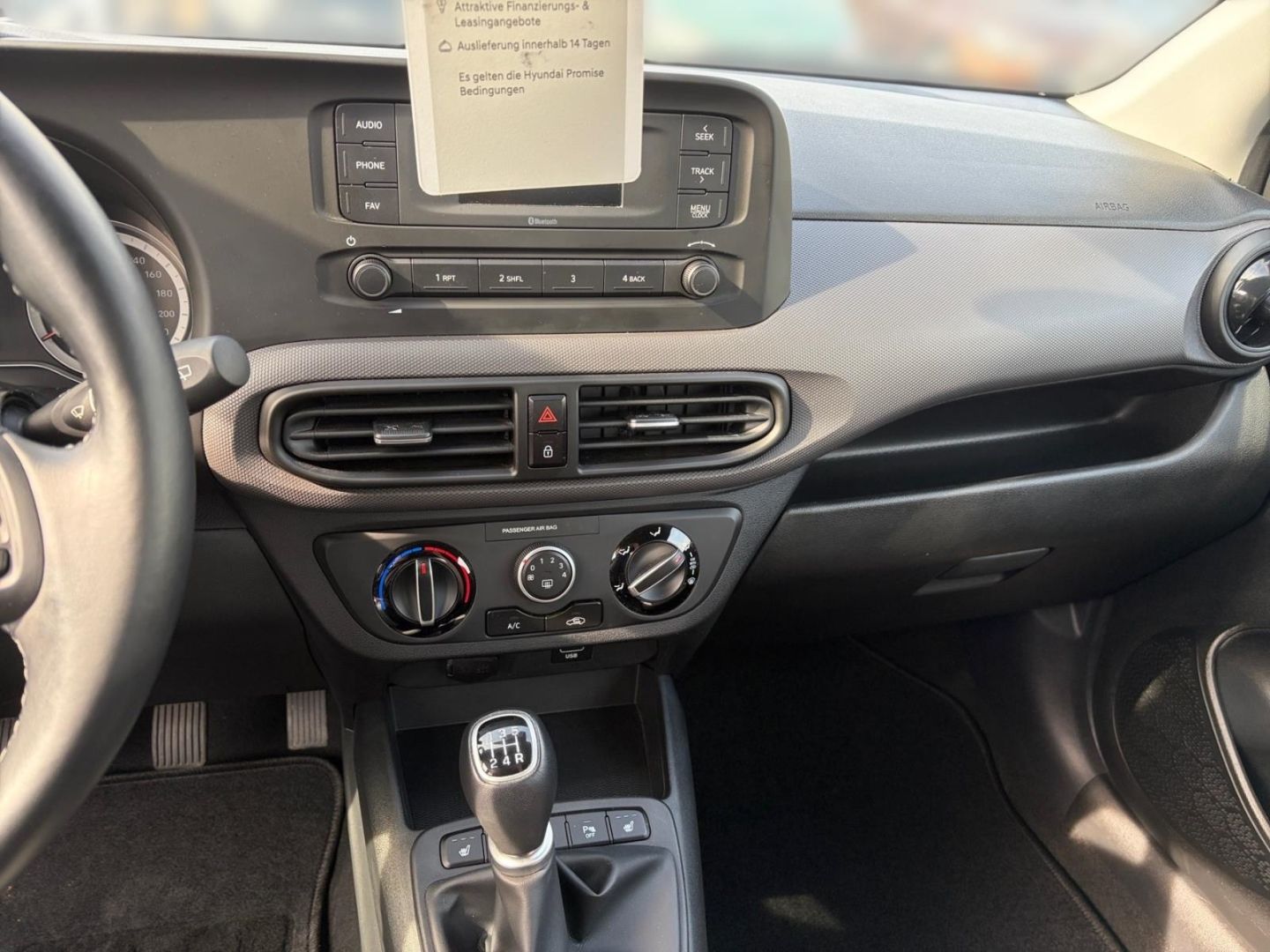 Fahrzeugabbildung Hyundai i10 Select 1.0 KLIMA+TEMPOMAT+PDC