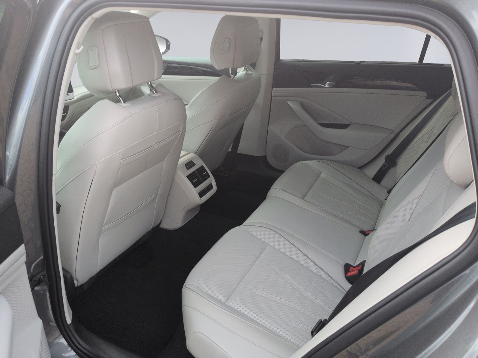 Passat Elegance 1.5eTSI eHybrid DSG LEDER+AHK+