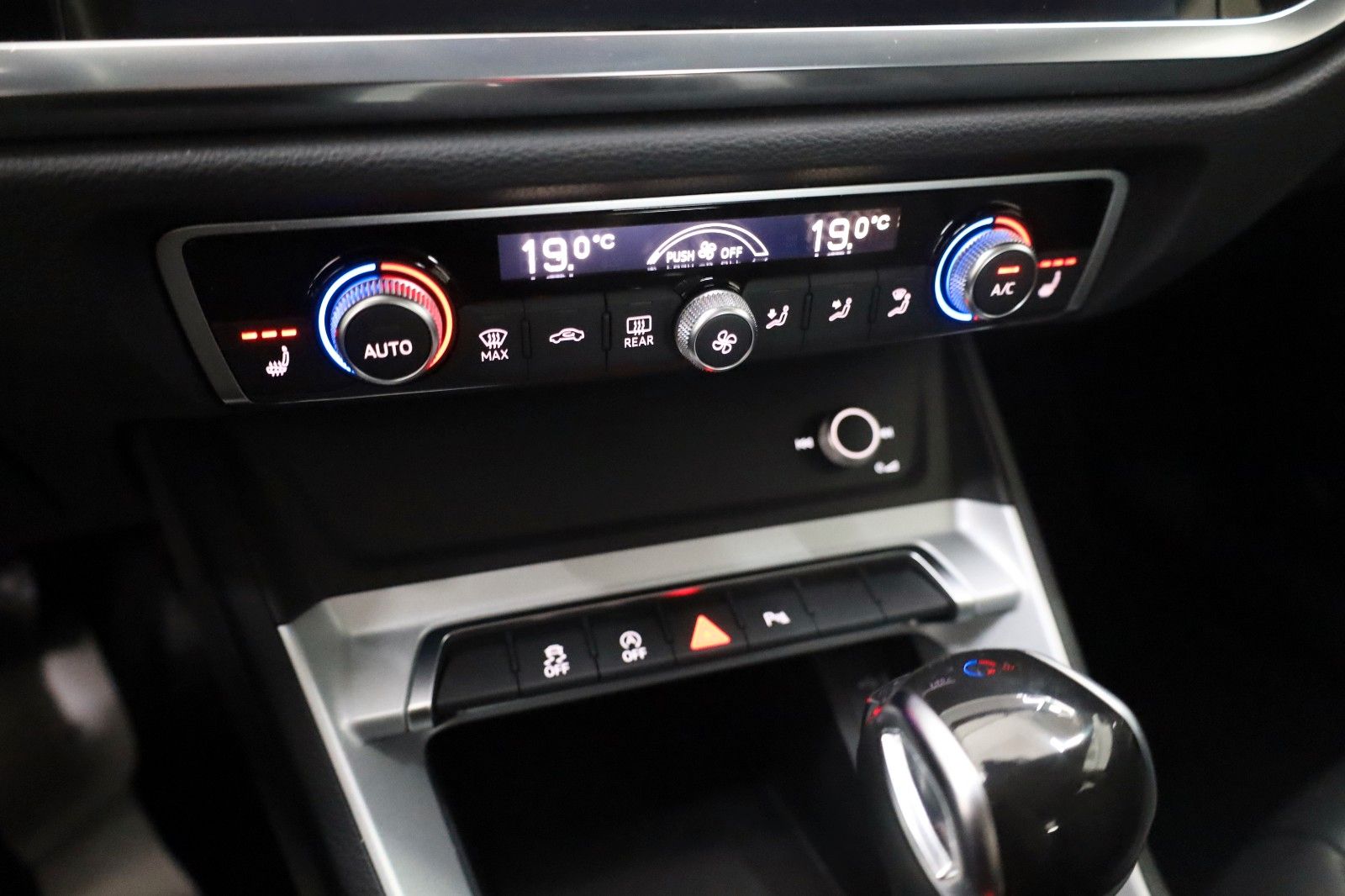 Fahrzeugabbildung Audi Q3 35 TDI,Leder,Navi,LED,SH,Carplay,DAB