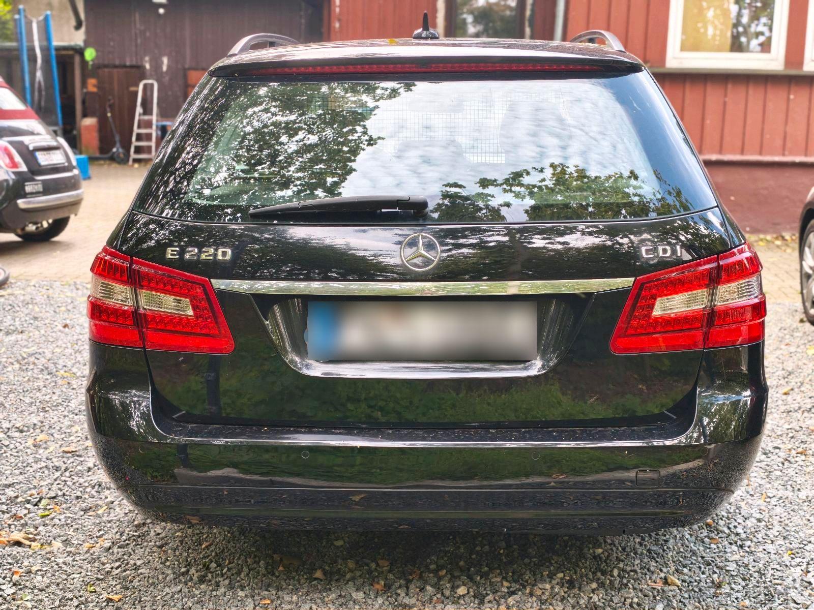 Mercedes-Benz E220 2010 — двигун