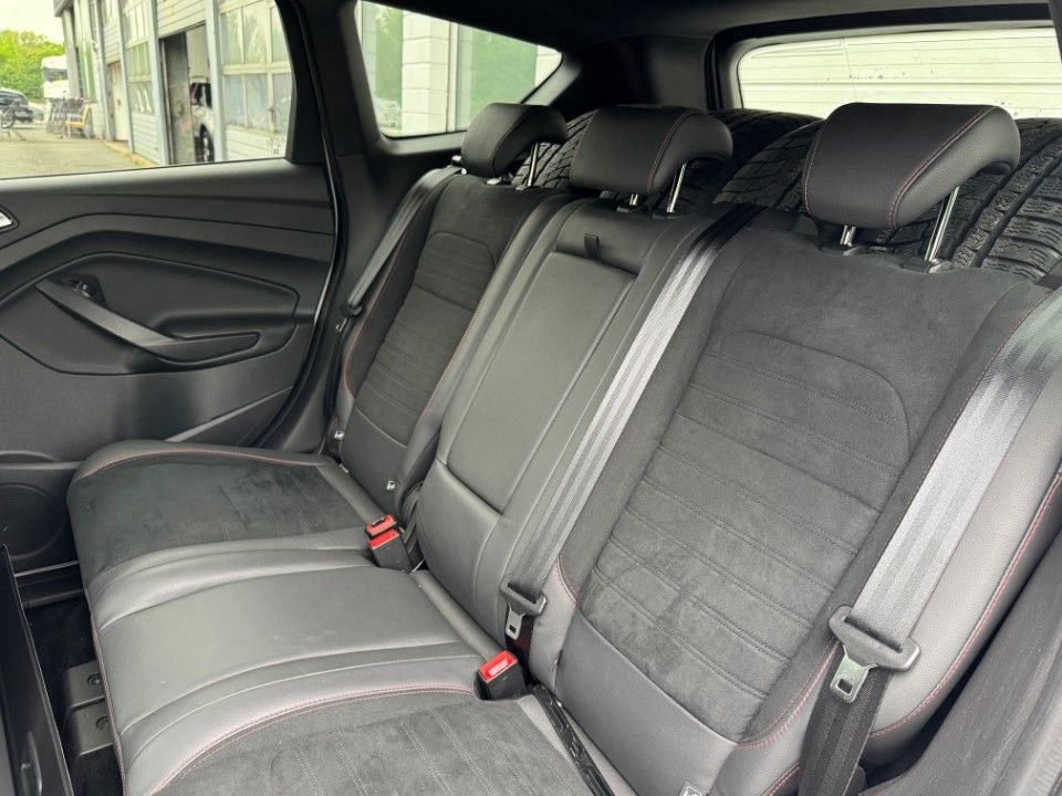 Fahrzeugabbildung Ford Kuga 2.0 ST-Line Pano Navi Teilleder 4x4