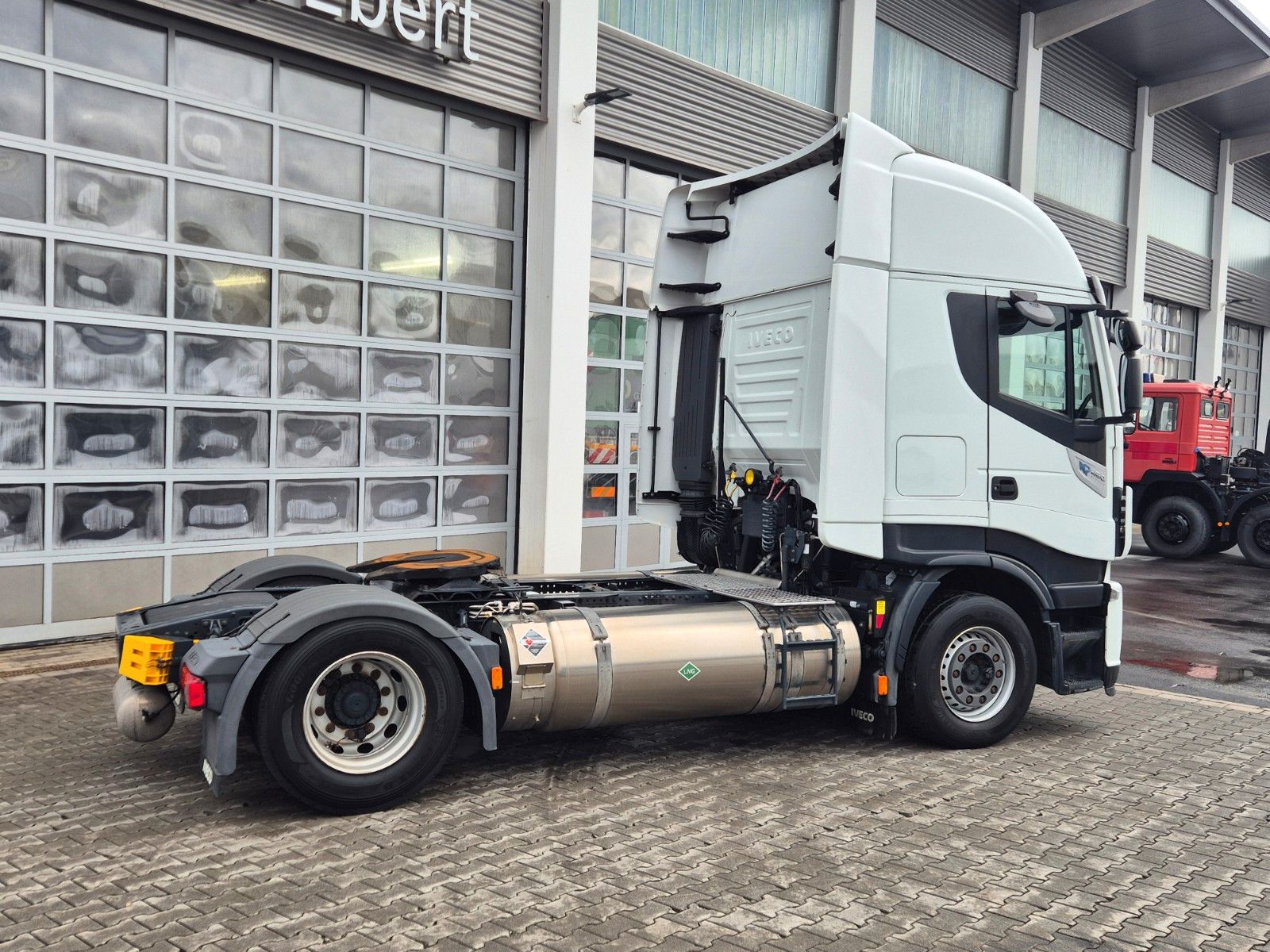 Fahrzeugabbildung Iveco Stralis AS440S46/P NP LNG Standklima Intarder