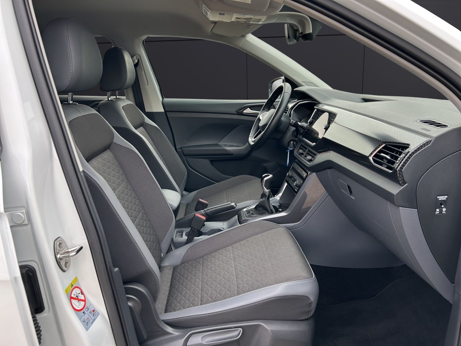 Fahrzeugabbildung Volkswagen T-Cross TSI Style R-Line LED Navi RFK SH 17"