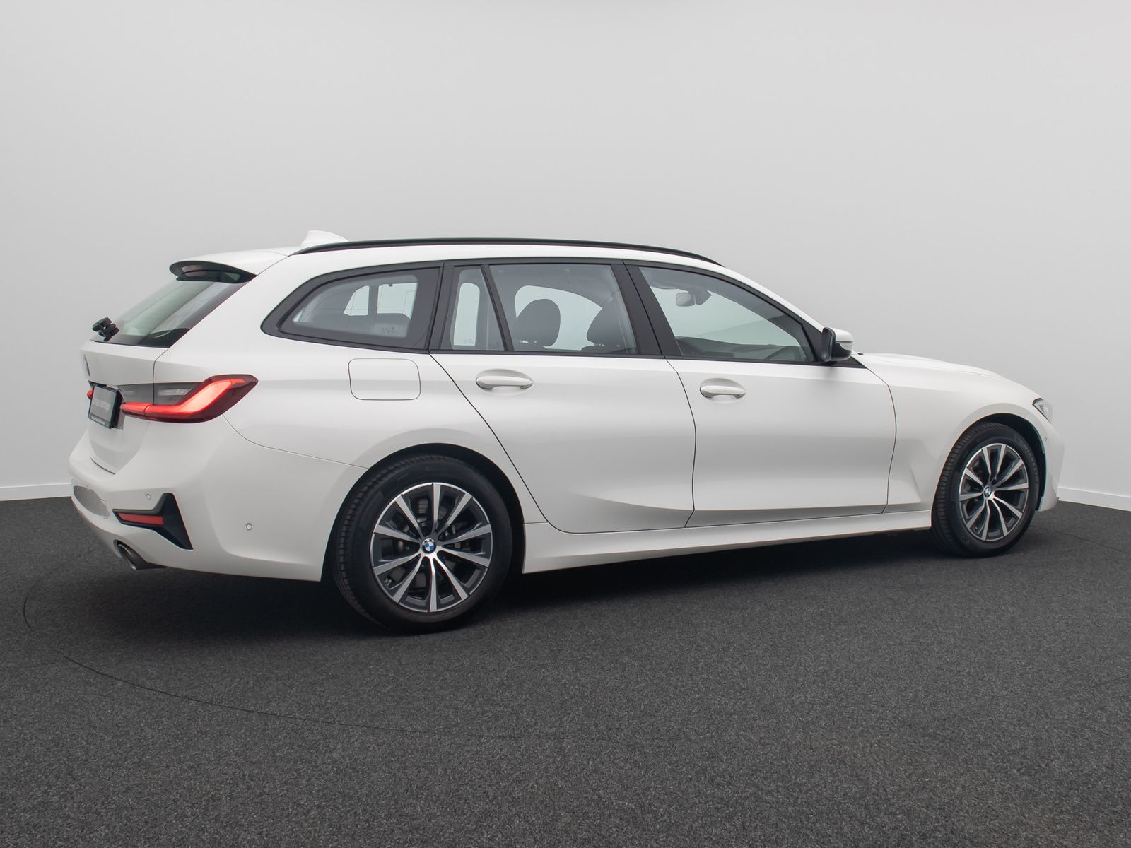 Fahrzeugabbildung BMW 330i AHK Kamera DAB Laser Panorama M Sport HIFi