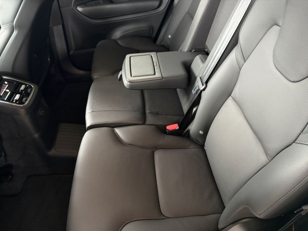Volvo XC90 T8 AWD Plug-in Hybrid Core AHK 20 Zoll foto 17