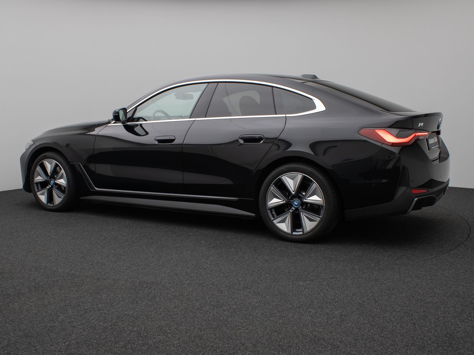 Fahrzeugabbildung BMW i4 eD40 GranCoupé Glasdach Laser 360°AHK Komfort