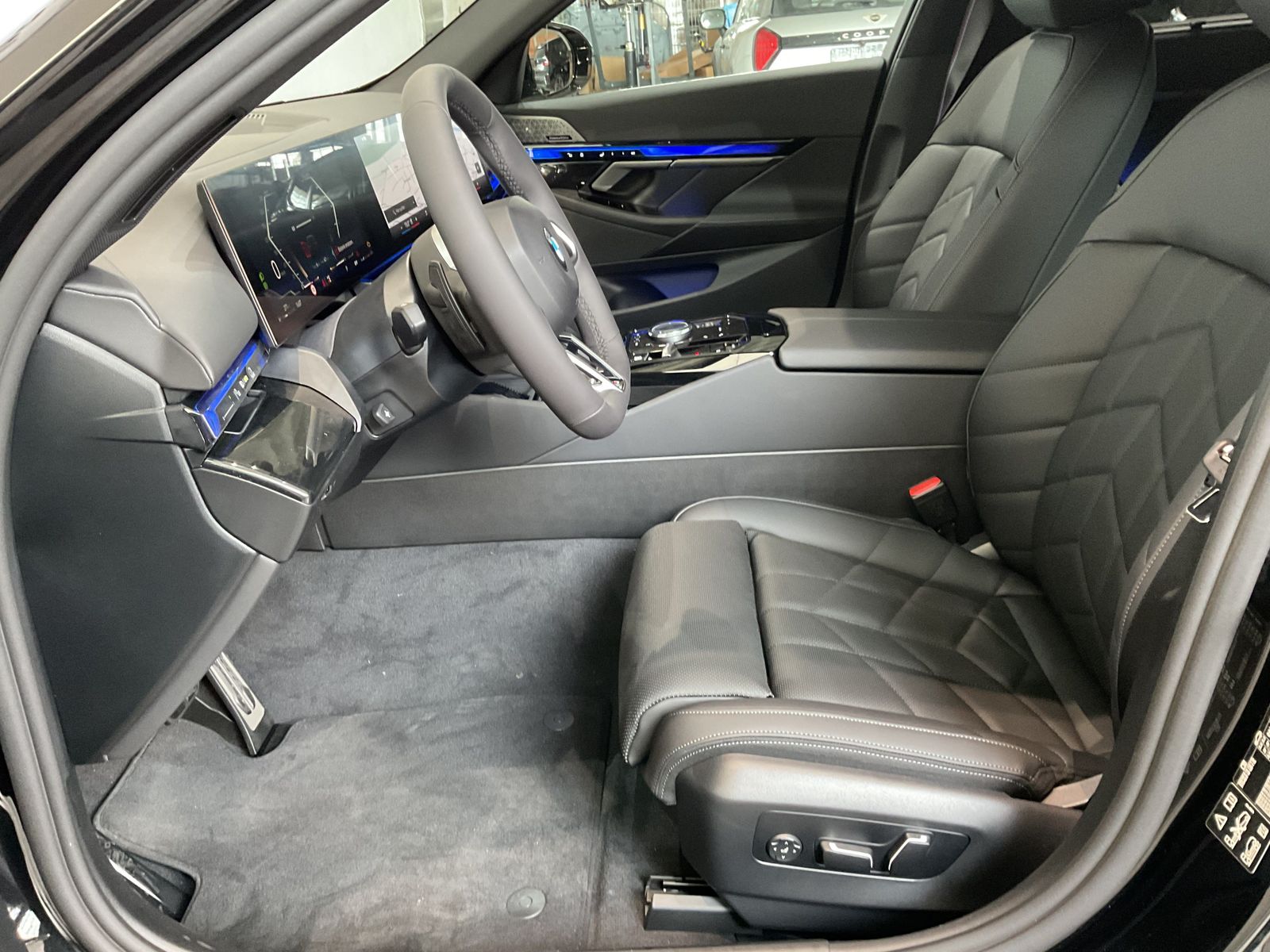 Fahrzeugabbildung BMW 540d xDrive Komfortzugang, aktive Sitzbelüftung