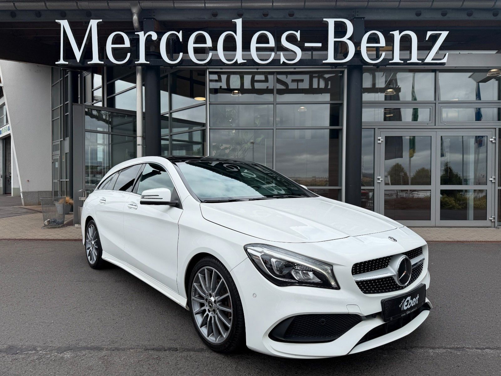 Fahrzeugabbildung Mercedes-Benz CLA 200 SB AMG+Pano+Distr+AHK+RKamera+TotW+