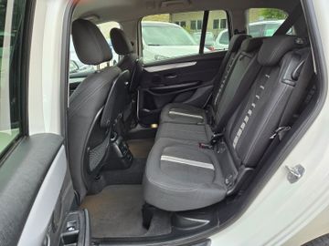 BMW 216 - 12