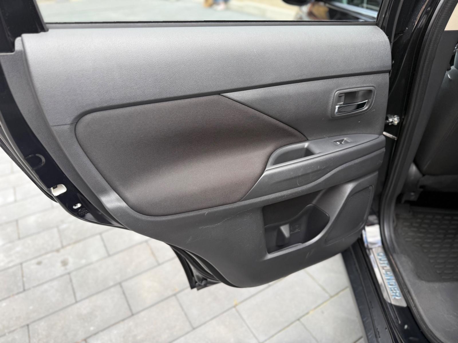 Mitsubishi Outlander 2.0 CVT Diamant Ed. 2WD I AHK I KAM
