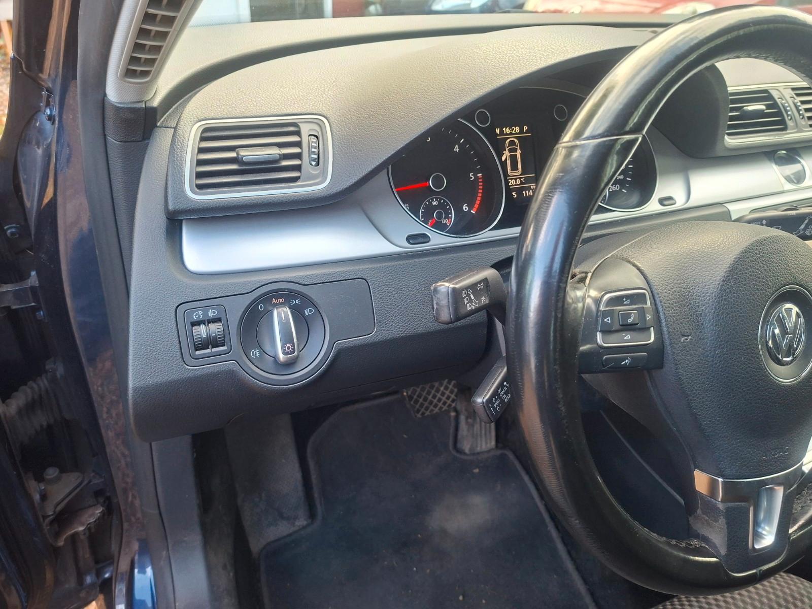 Volkswagen Passat 2011 — photo 12