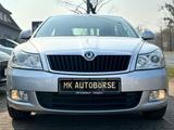 Skoda OctaviaAmbiente/28KM/Scheckheft/Navi/12-Garantie - Skoda Octavia mit Benzin-Antrieb: Limousine, 1.2