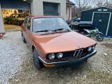 BMW e12 520i 1977 Sehr selten!! - BMW 125 mit Benzin-Antrieb: Limousine, Schaltgetriebe