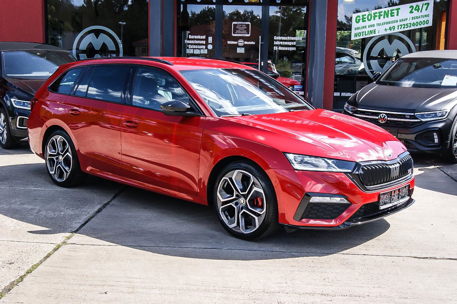 Fahrzeugabbildung SKODA Octavia Combi RS 4x4 CHALLENGE HEADUP pACC AHZV