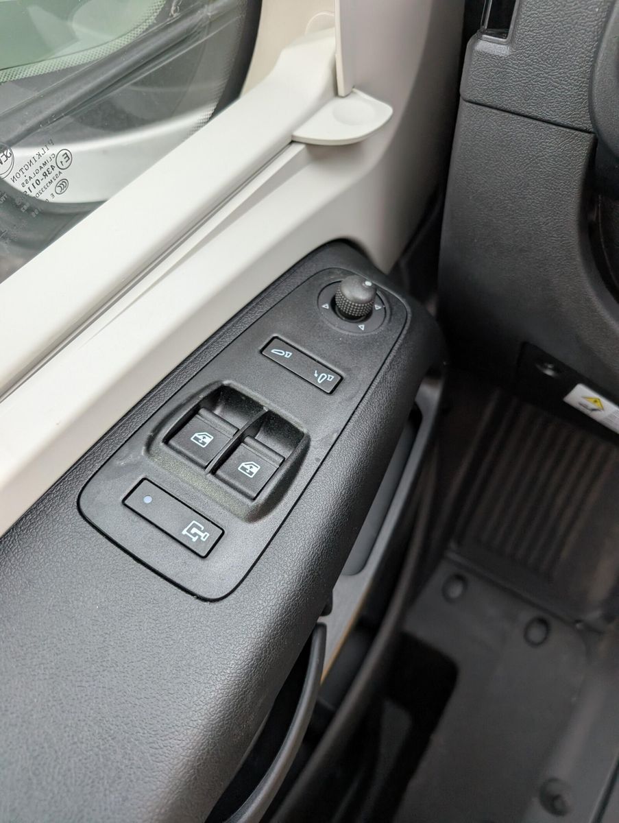 Fahrzeugabbildung Eura Mobil Van V 595 HB Markise, Automatik, Fahrassistenzp.