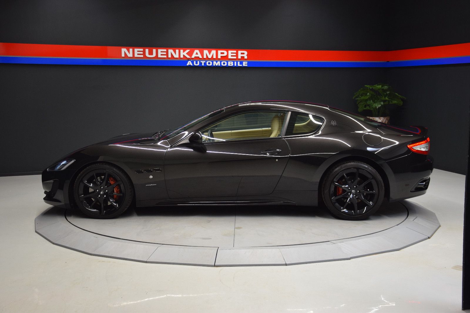 Fahrzeugabbildung Maserati Gran Turismo Sport Bi-Xenon PDC Leder Memory