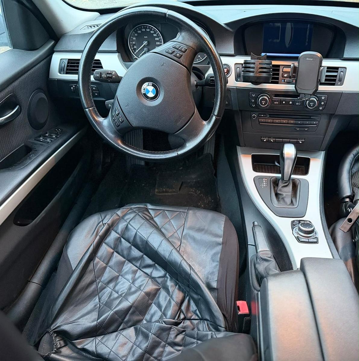 BMW 320 2009 — photo 7