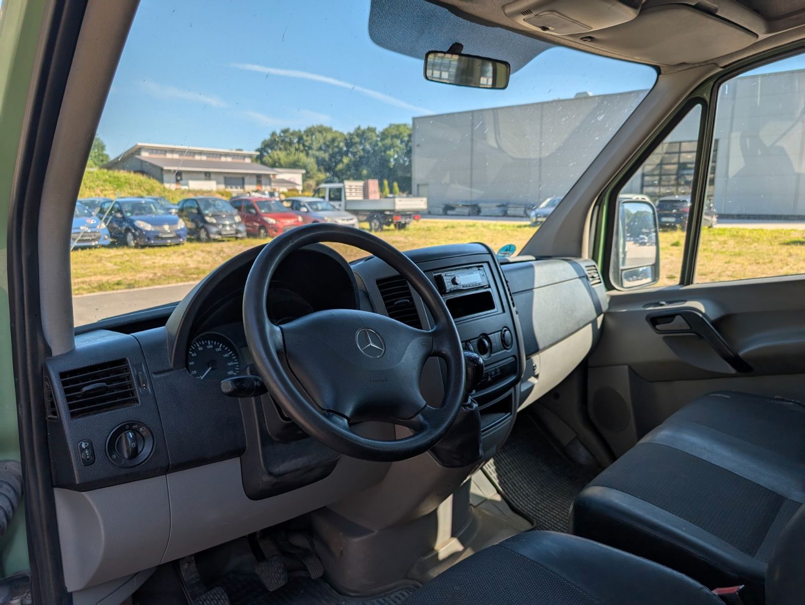 Fahrzeugabbildung Mercedes-Benz Sprinter Pritsche DoKa AHK