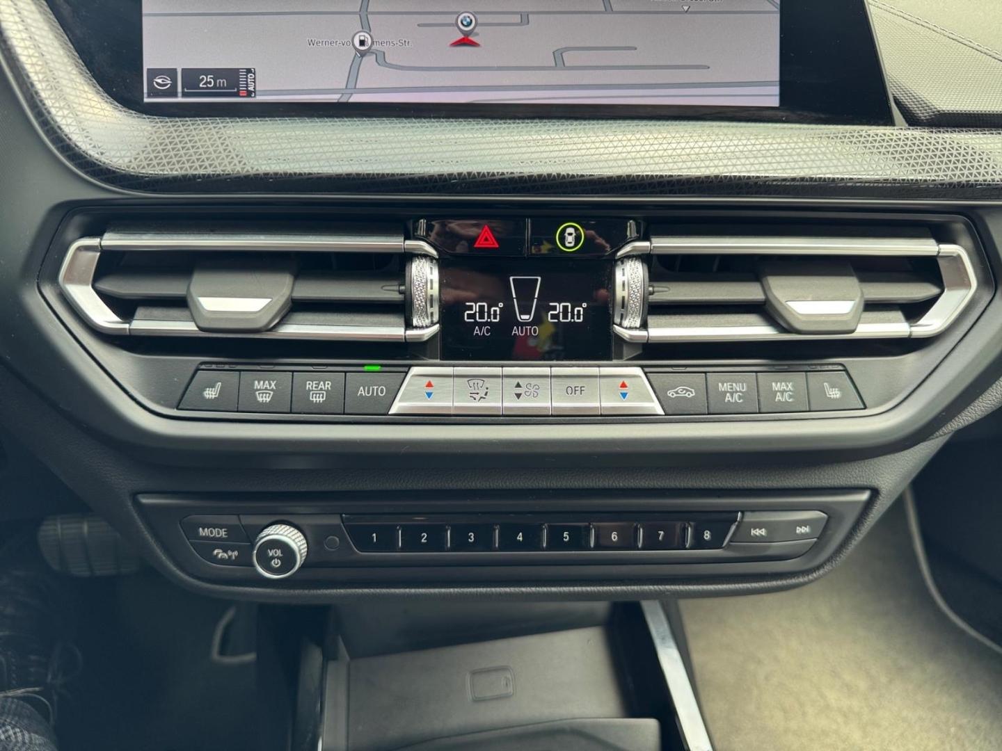 BMW 118 iA SPORT+LEDER+NAVI+LED+SHZ+LHZ+BT+DAB+HIFI, миниатюра 22