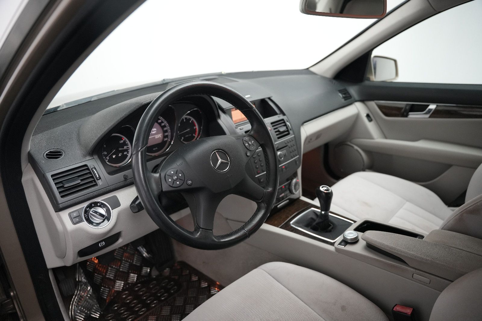 Fahrzeugabbildung Mercedes-Benz C 200 CDI BlueEfficiency/Limousine/TÜV/Xenon