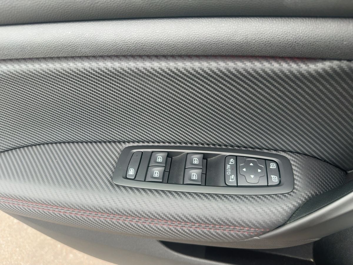 Fahrzeugabbildung Renault Megane R.S. TROPHY TCe 300 *foliert*Schalter*