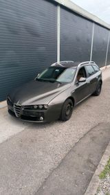 Alfa Romeo ALFA ROMEO 159 1.9 JTDM - Alfa Romeo 159 mit Diesel-Antrieb: 1.9
