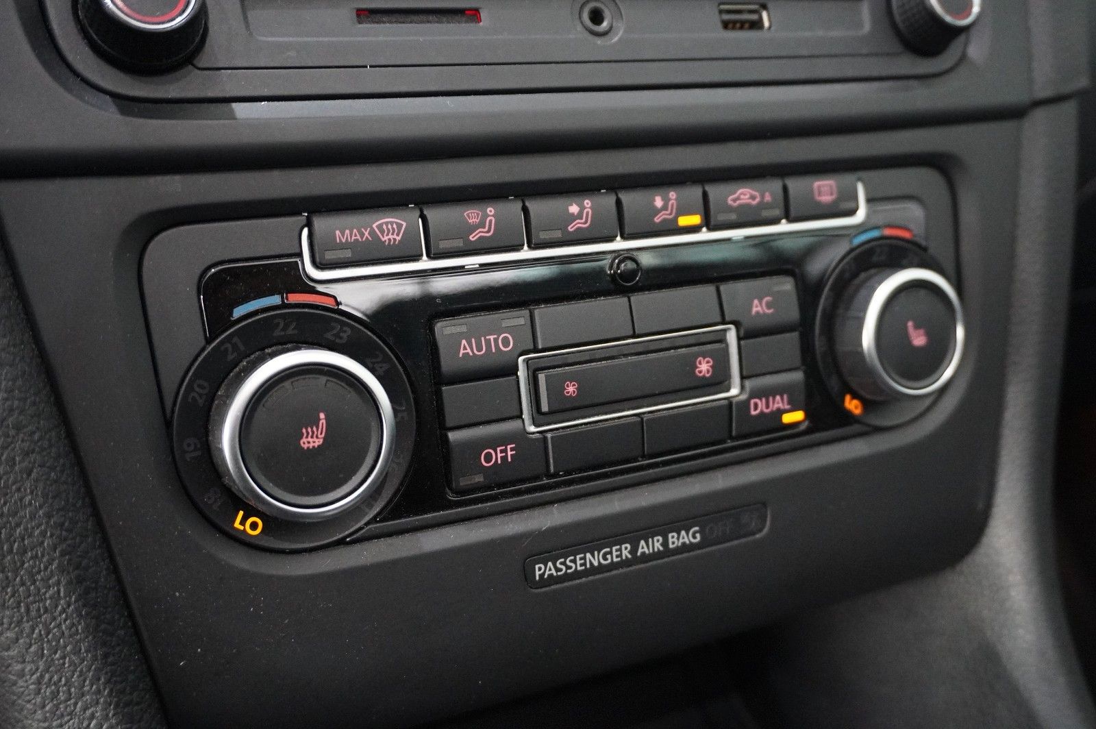 Fahrzeugabbildung Volkswagen Golf VI Cabriolet 1.2 TSI NAVI/SHZ/USB/PDC/TEMP.