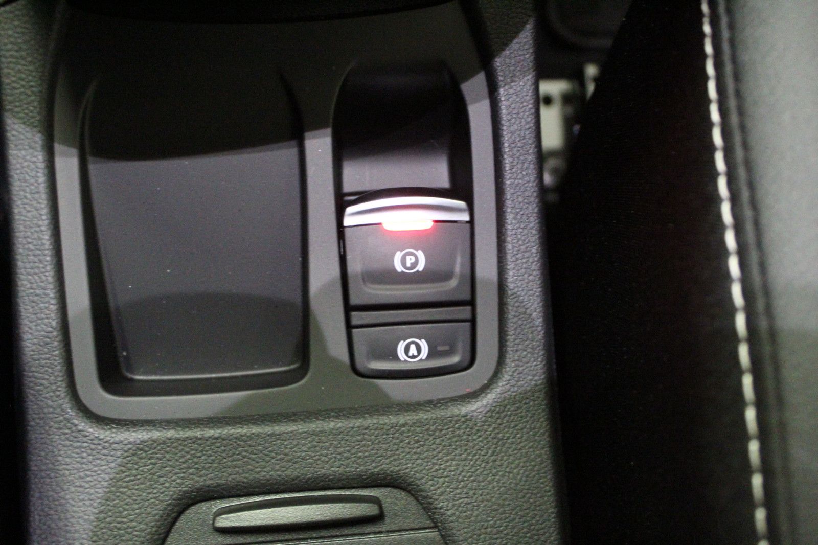 Fahrzeugabbildung Renault Clio TCe 90 Techno *Look-Paket*Winter-Paket*Bose