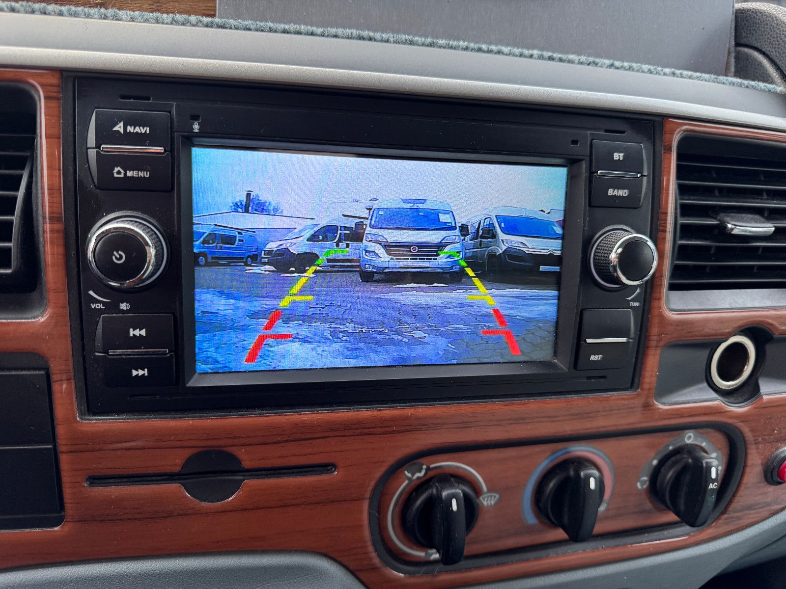 Fahrzeugabbildung HYMER / ERIBA / HYMERCAR Van 512 SILVERLINE FORD TRANSIT SOLAR TV KAMERA