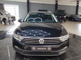 Volkswagen Passat Variant Highline Virtual- AHK / - Volkswagen Passat aus 2017