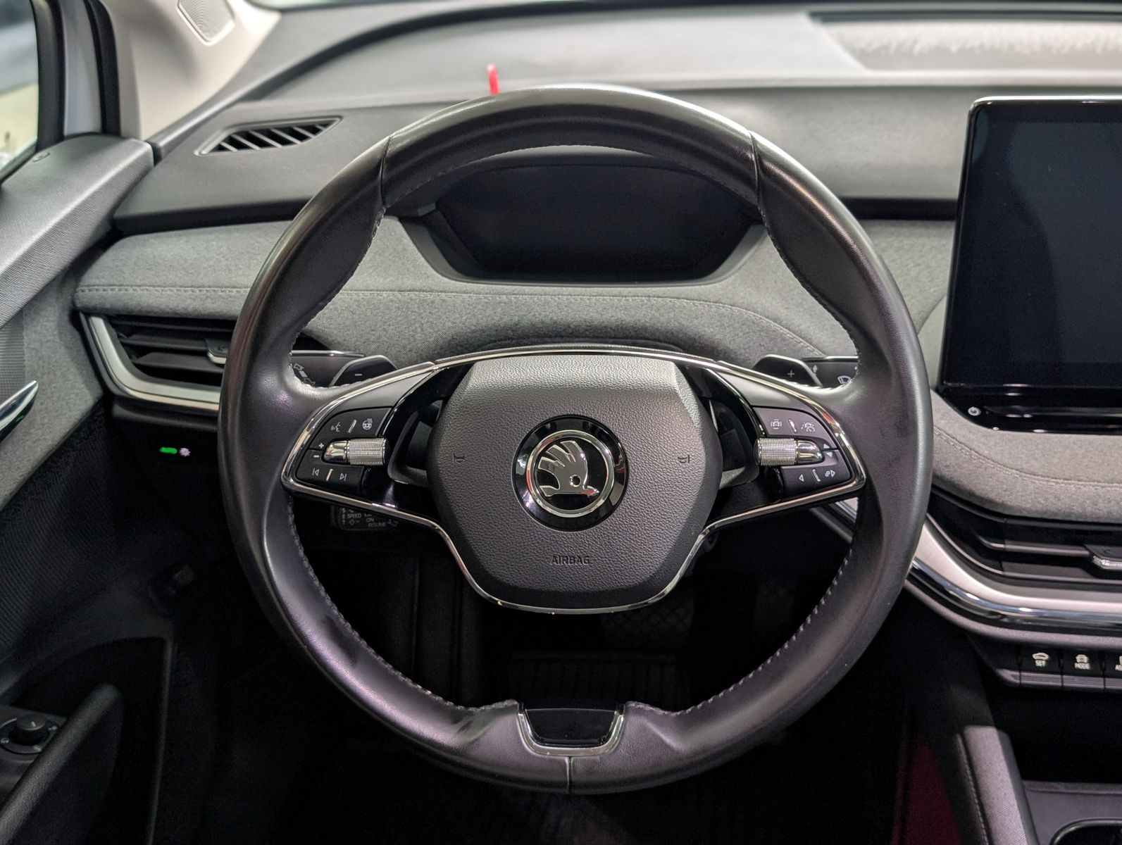 Fahrzeugabbildung SKODA Enyaq iV 80 Loft Convenience Paket+ ACC 82KWh1