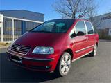 Volkswagen VW Sharan 2.0 TDI 7 Sitzer AHK SHZ KLIMA - rote Volkswagen Sharan