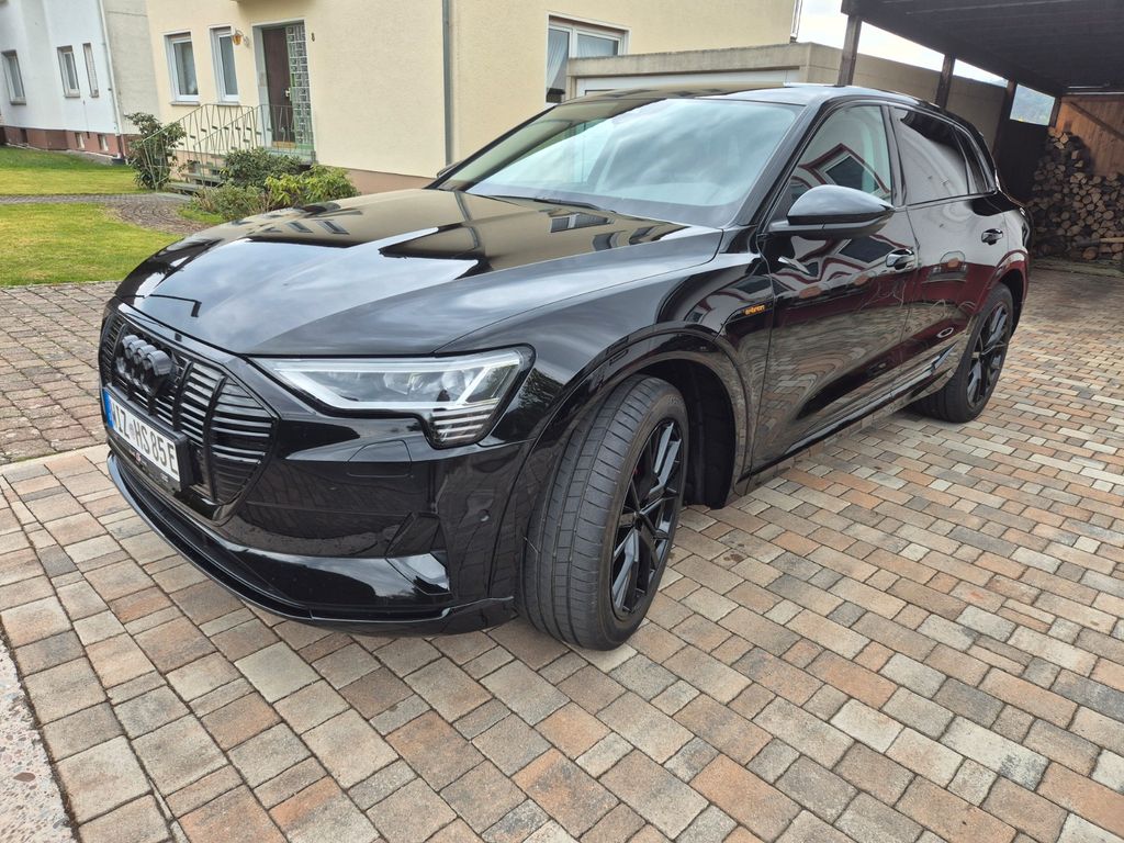 Image of Audi e-tron
