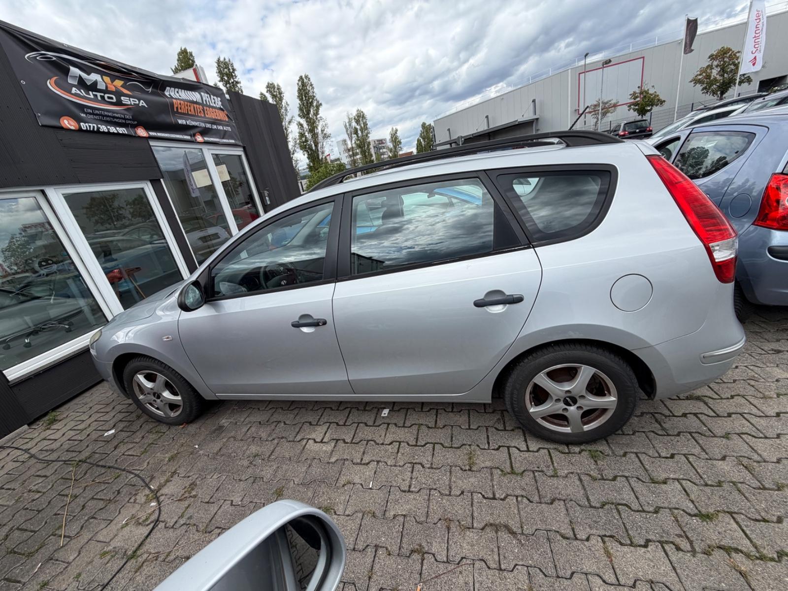Hyundai i30 2010 — engine 1.396 cm³, 109 HP (80kW)