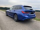 BMW 330e Touring M Sport Automatic M Sport - mit Hybrid-Antrieb: Blau, Alcantara, Kombi