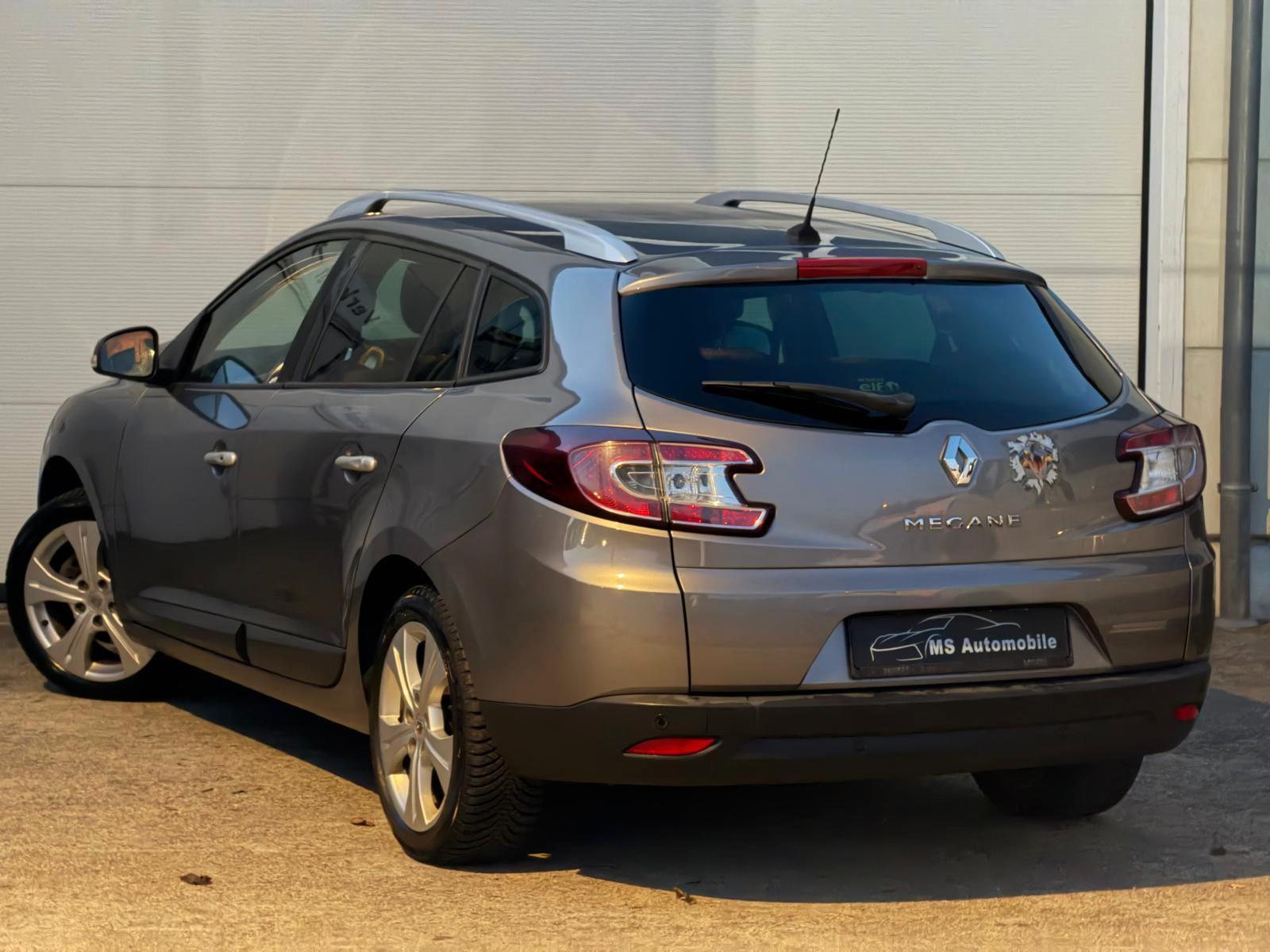 Renault Megane 2011 — engine 1.598 cm³, 110 HP (81kW)