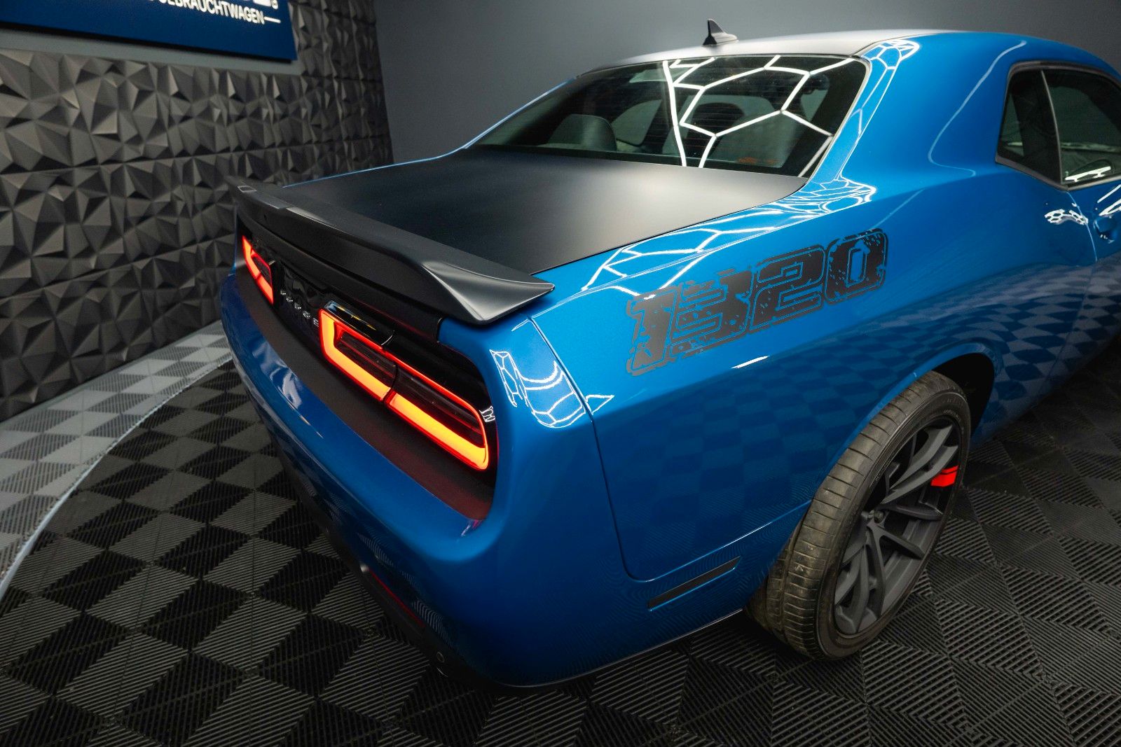 Fahrzeugabbildung Dodge Challenger 6.4 V8 SRT 392 R/T 1320 SCAT PACK