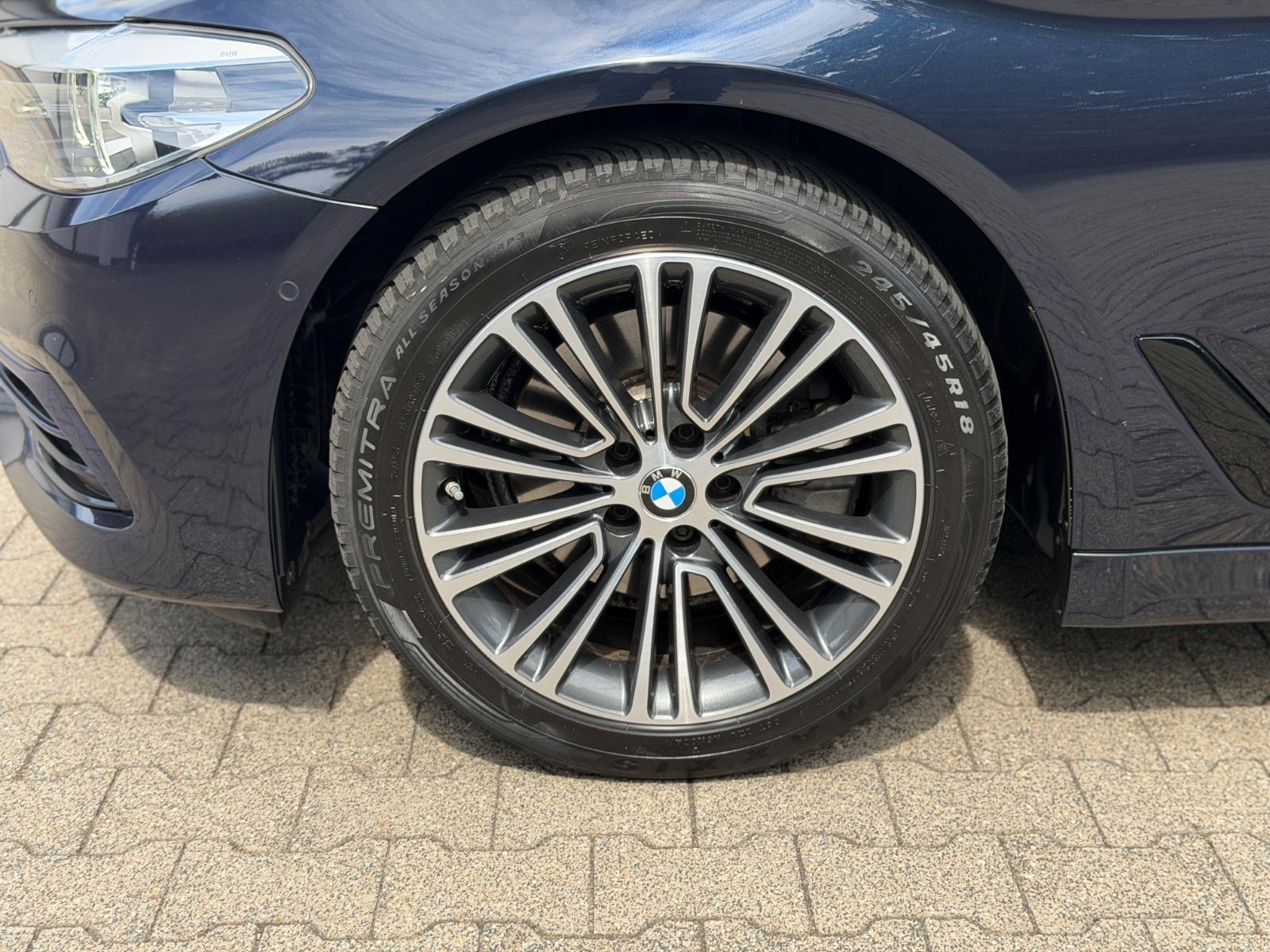 BMW 520D SPORT LINE 190CH BVA - HAYON ÉLECTRIQUE - VOLANT EN CUIR - SELLERIE CUIR - HISTORIQUE ENTRETIEN COMPLET BMW