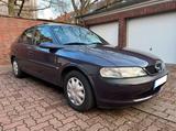Opel Vectra 1,8 V TÚV 06/27 - gebrauchte Opel Vectra aus dem Jahr 1997