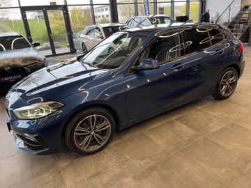 BMW 118 d Sport Line *LED*PDC*CARPLAY*TOUCH*SHZ*TEMP