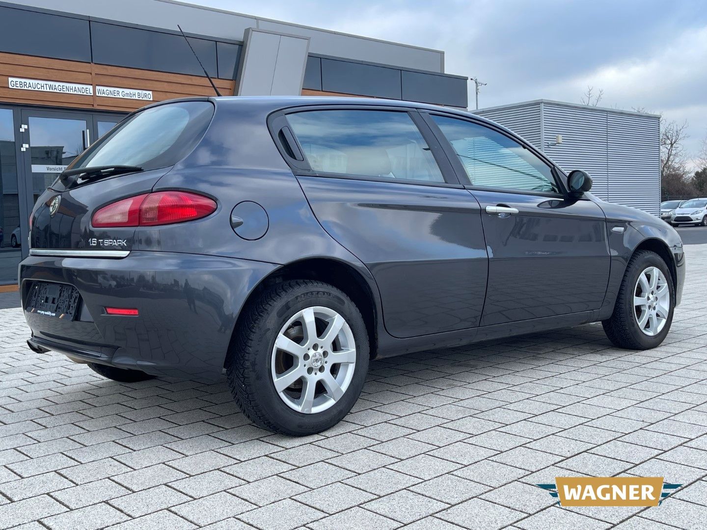 Fahrzeugabbildung Alfa Romeo 147 1.6 TS 16V Distinctive Klimaautomatik