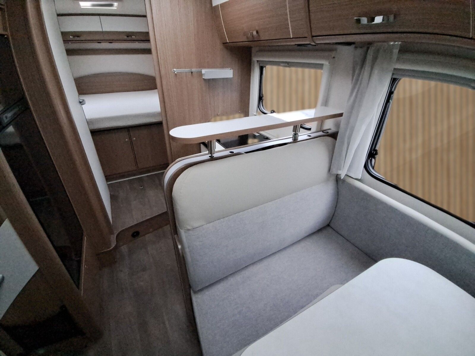 Fahrzeugabbildung Carado T 449 Markise,Sat,Fahrradträger, Radio, RFK